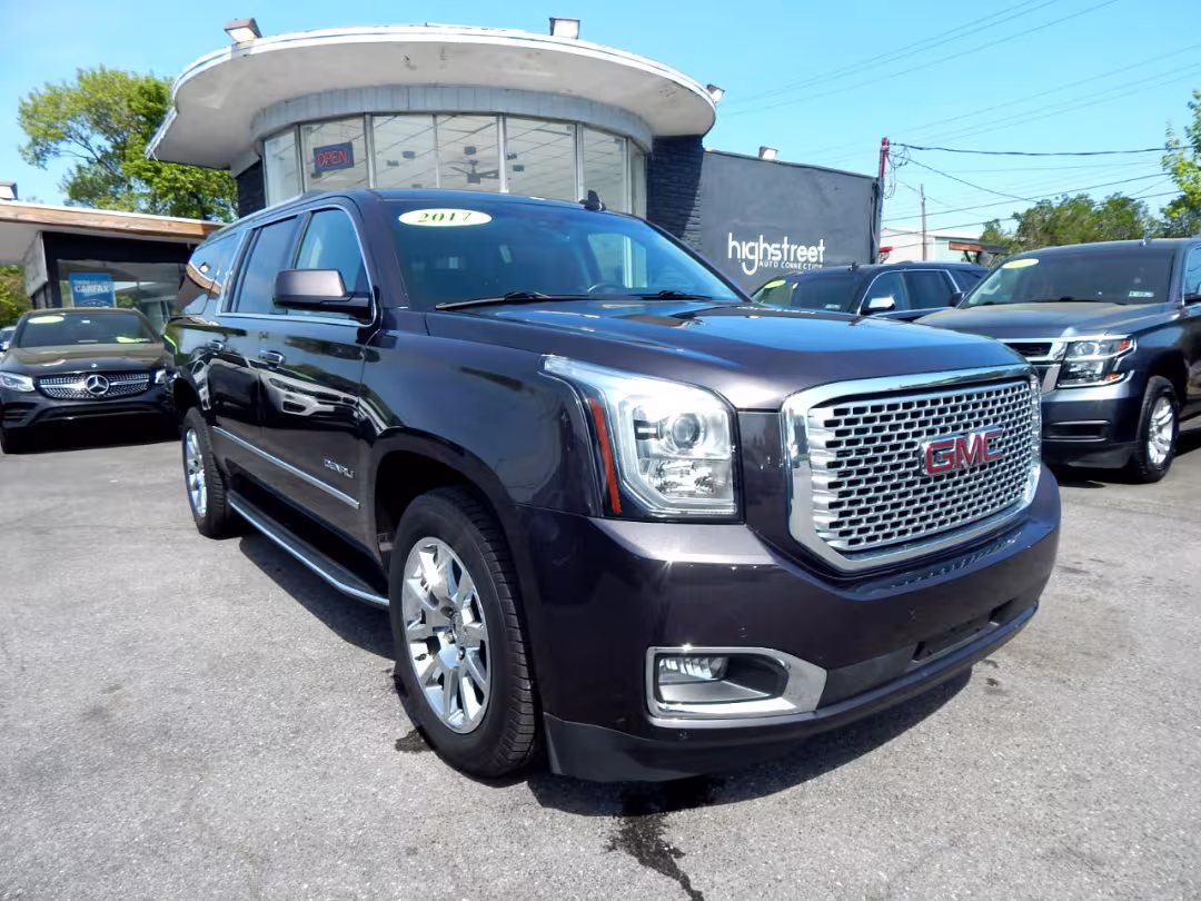 2017 GMC Yukon XL - 1GKS2HKJ6HR380450 - Image #2