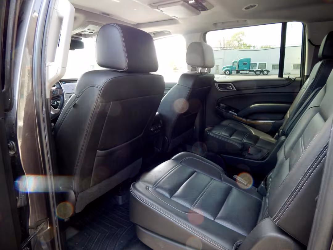 2017 GMC Yukon XL - 1GKS2HKJ6HR380450 - Image #33