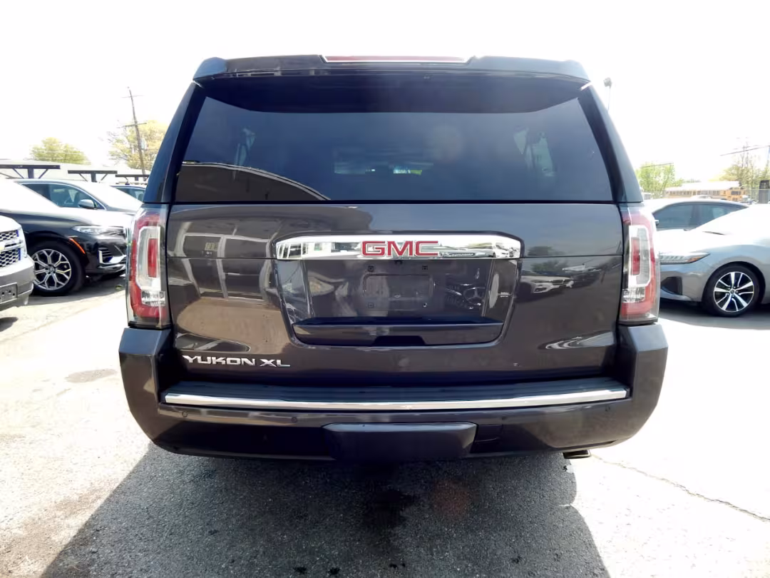 2017 GMC Yukon XL - 1GKS2HKJ6HR380450 - Image #6