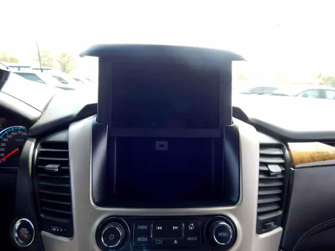 2017 GMC Yukon XL - 1GKS2HKJ6HR380450 - Image #30
