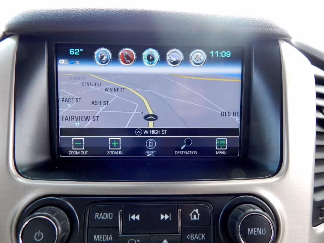 2017 GMC Yukon XL - 1GKS2HKJ6HR380450 - Image #26
